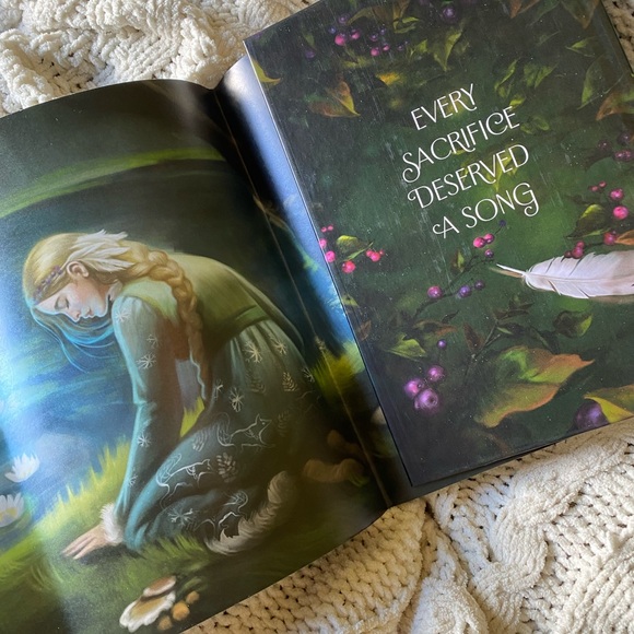 Owlcrate exclusive edition of “The Poison Season” by Mara Rutherford - Picture 4 of 5